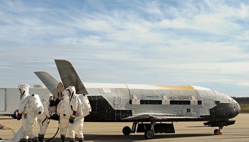Амерички мини-шатл X-37B тајно изнео у космос неколико мистериозних малих сателита