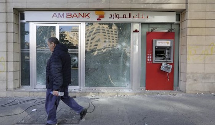 Паника и протести у Либану: Банке не раде готово недељу дана, људи остају без готовине