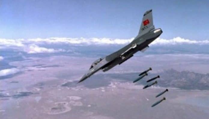 Почео нови рат у Сирији: Турска авијација бомбардовала штаб америчких савезника Курда (видео)
