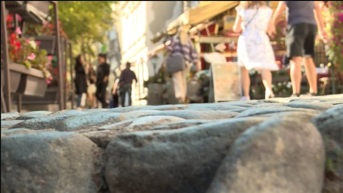 НАПРЕДНО: Годину дана од реконструкције Скадарлија се распада (видео)