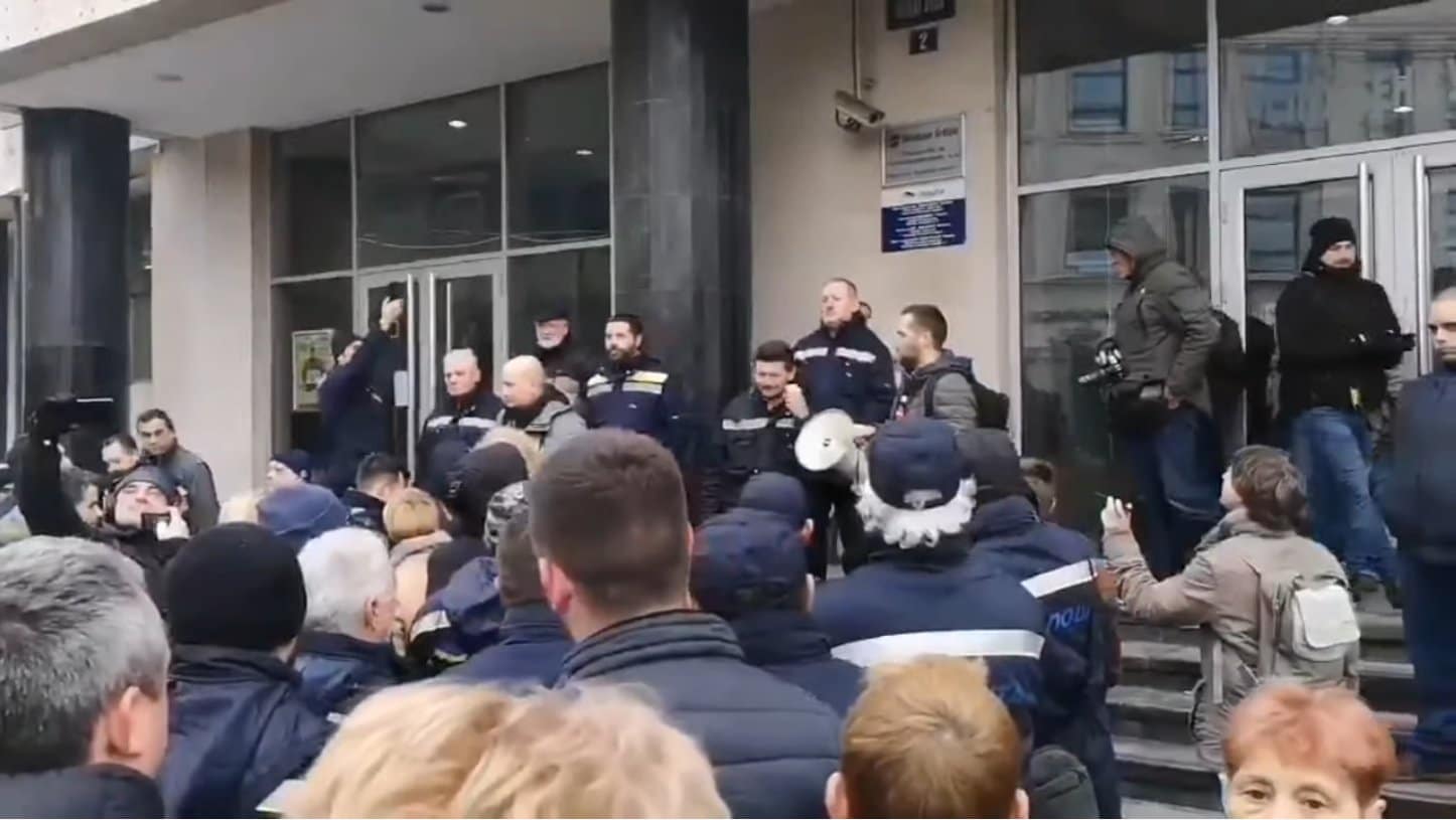 СРБИЈА СТАЈЕ! Поштари позивају све грађане на генерални штрајк (видео)
