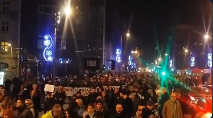 НАЈМАСОВНИЈИ ПРОТЕСТ ОВЕ ЈЕСЕНИ На улицама Београда 20.000 људи (видео)