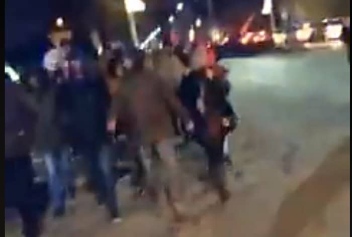 Тензије у Никшићу: Демонстранти кренули ка родној кући Мила Ђукановића (видео)