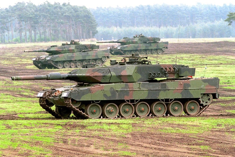Мађарска од Немачке купује 44 Леопард тенка и 24 самоходне хаубице ПзХ-2000 за пола милијарде евра