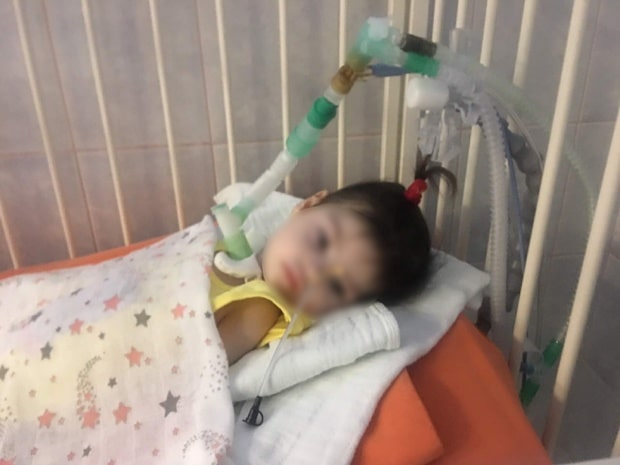 Дете девет месеци лежи на Интензивној нези уместо да се лечи медикаментом доступним о трошку државе