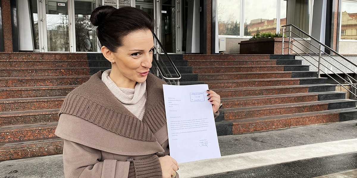 Тепић предала Тужилаштву материјале о пљачки војне индустрије у коју је умешан државни врх (видео)