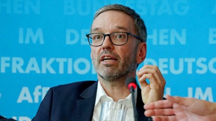Бивши аустријски министар Kикл опет тврди да је са Србијом договорен повратак миграната