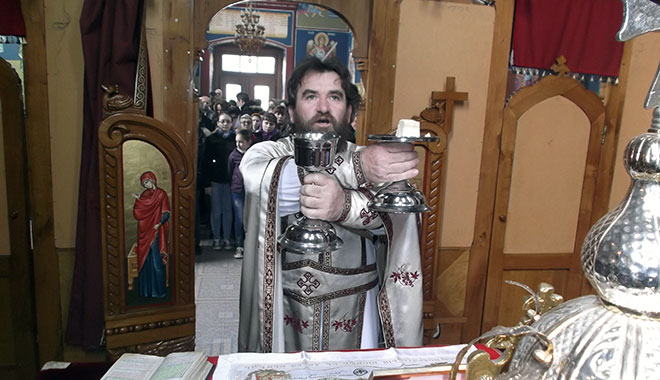 Отворено писмо Србима забринутим за здравље који би да Хришћанима забране причешће