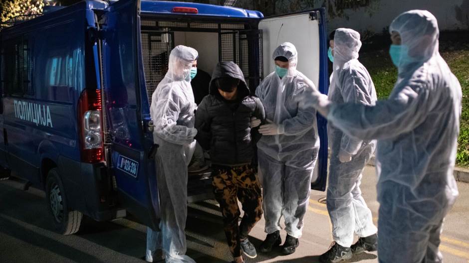 Београд: Полиција привела мигранте у Инфективну клинику на тестирање