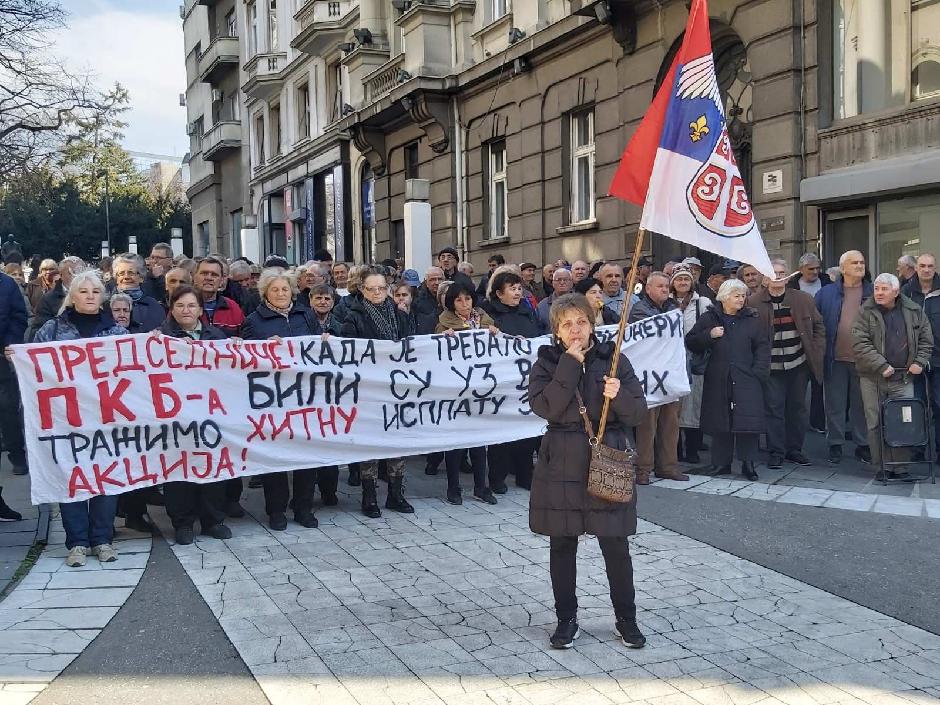Протест пензионера ПKБ-а, СНС-овци прошли ћутке