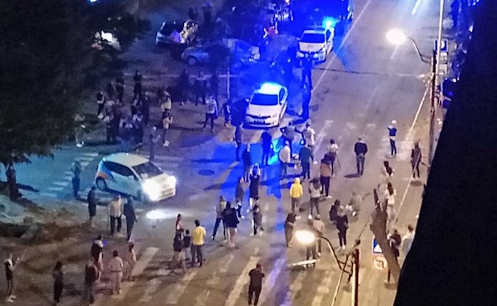 Београд: Људима дојадила струка и Вучићеве претње и пренемагање, изашли на улицу (фото, видео)