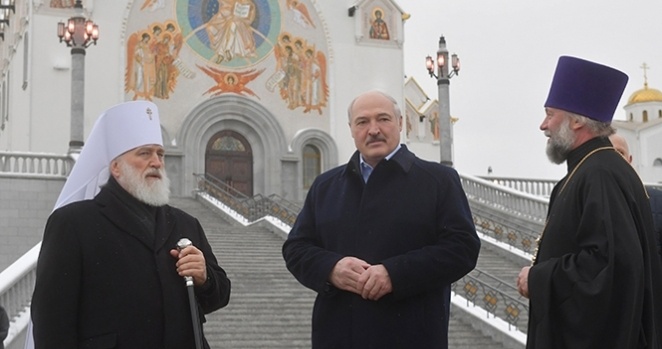 Александар Лукашенко: Без обзира на коронавирус, у Белорусији неће бити затворени храмови за вернике током Васкрса