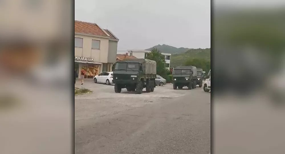 Војна возила и полицијске патроле између Подгорице и Никшића: Сви морају да кажу куда иду (видео)