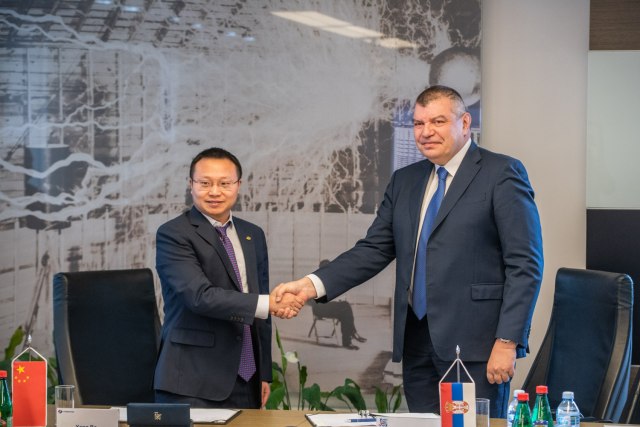 Милорад Грчић у име ЕПС-а са Кинезима потписао прелиминарни споразум о сарадњи на завршетку изградње ТЕ Kолубара Б