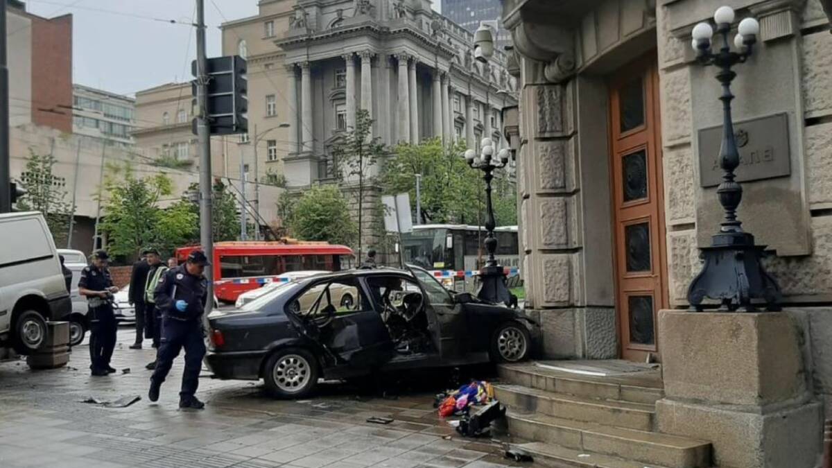 Дете од 11 година и двоје људи буквално погинули на улазним вратима Владе Србије