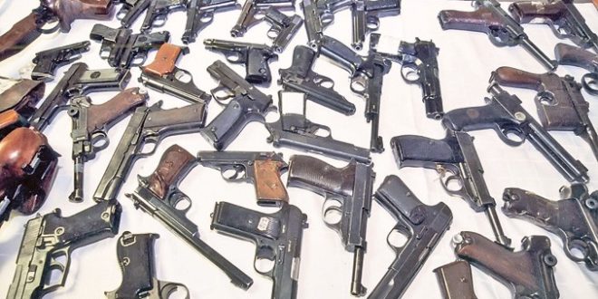 Народ продаје оружје у бесцење због високих државних намета