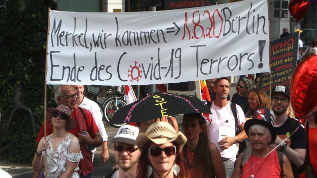 Анти-корона протести у Берлину: У сукобима на улицама повређено 18 полицајаца (ВИДЕО)