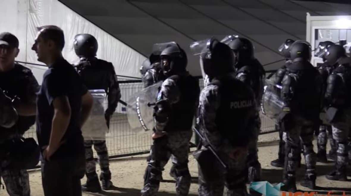 Бихаћ: Масовни сукоб полиције и миграната, више повређених (видео)