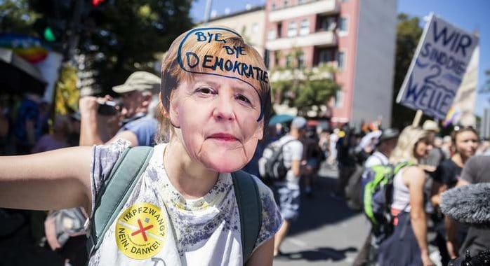 ЕУ ДЕМОКРАТИЈА! Немачка разматра забрану протеста против корона мера