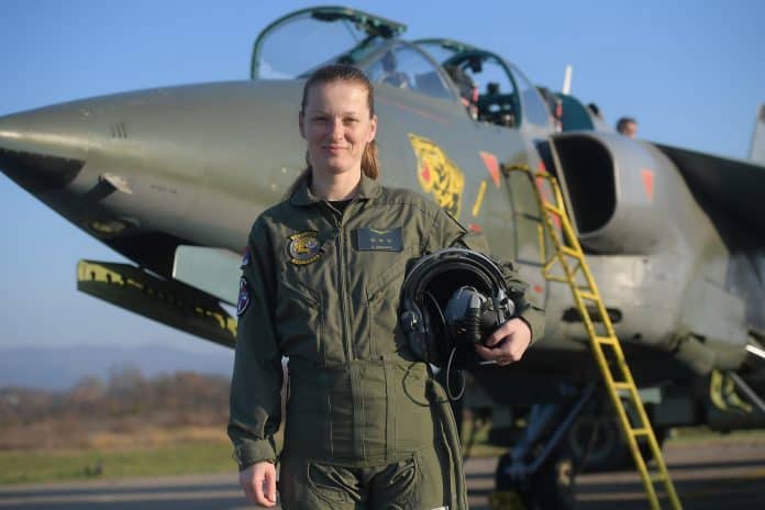 Војска Србије добила прву жену пилота јуришног борбеног авиона „орао“