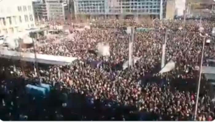 Немачка: Масовни протести у Лајпцигу против нових корона мера немачке владе (видео)