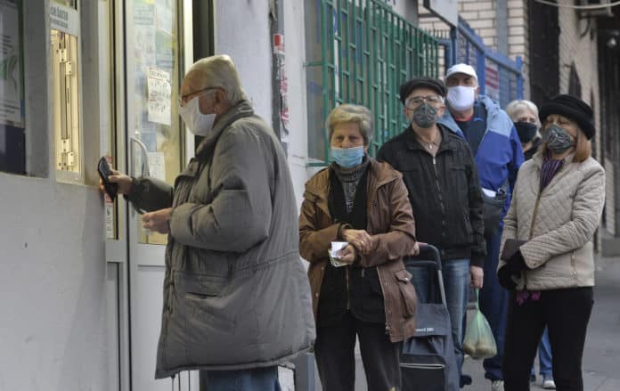 Како живе пензионери у Србији: 300.000 људи прима мање од 15.000 динара