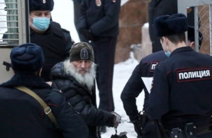 Дописник „Борбе за веру“ из Екатеринбурга о хапшењу оца Сергија у Средњеуралском манастиру јавља