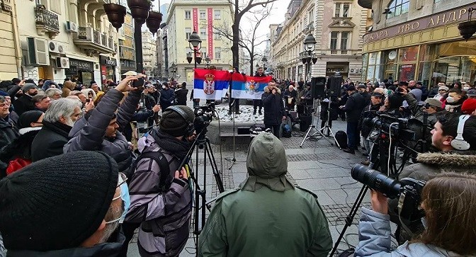 Испред легла ЗМИЈА ОТРОВНИЦА (читај као САНУ) одржан протест и захтевана оставка Владимира Костића (видео)
