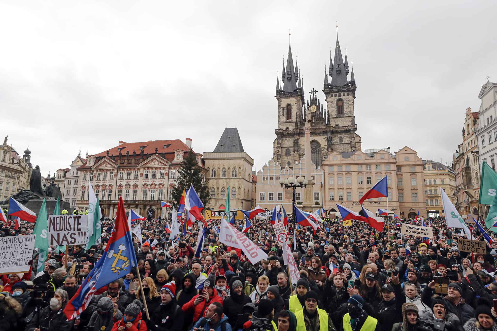 ХИЉАДЕ ЧЕХА протестује у Прагу против корона тираније и вакцинације (видео)