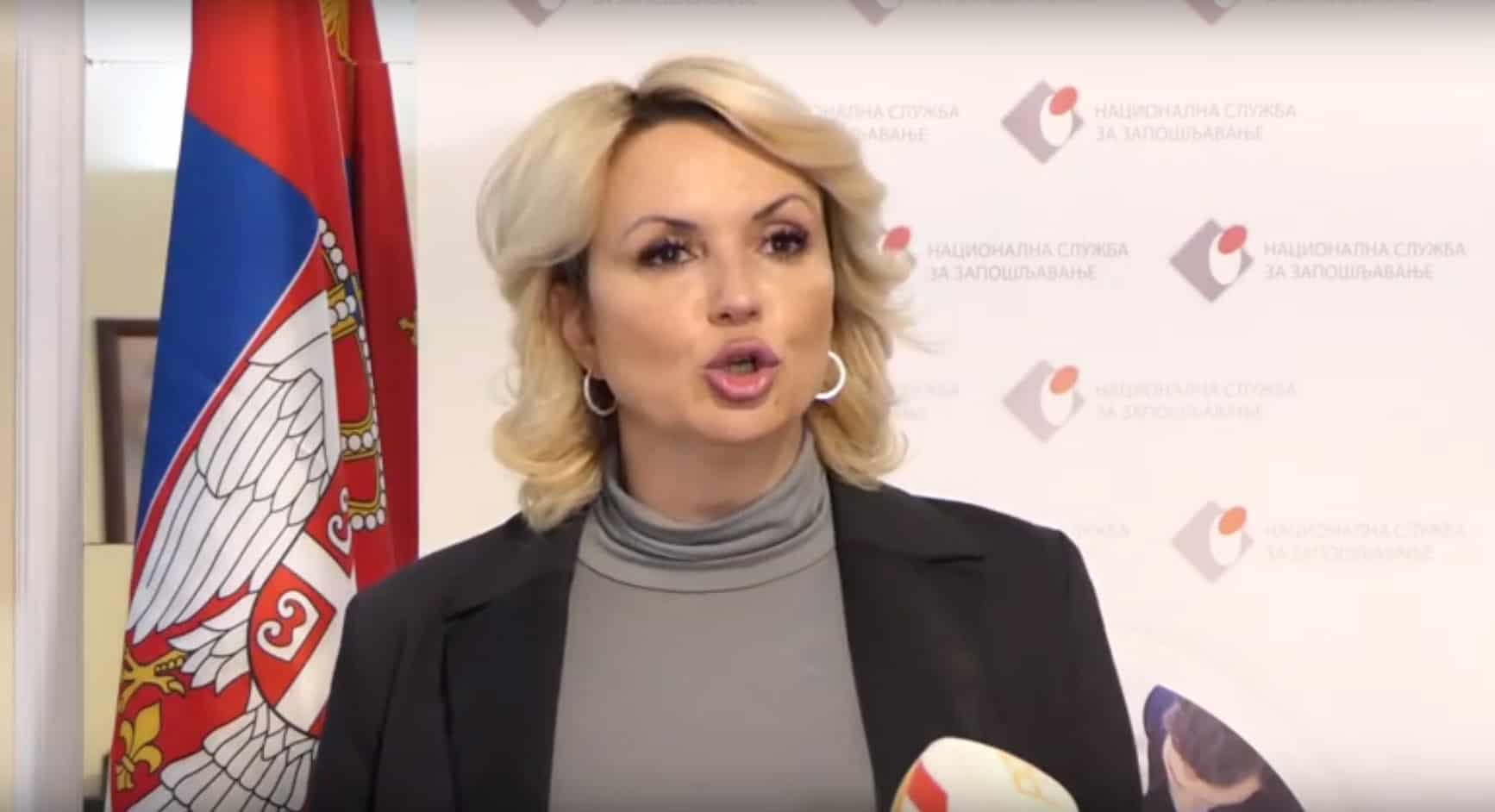 НАПРЕДНИ КАПАЦИТЕТ! Министарка Дарија Кисић не зна да грађани Србије плаћају здравство