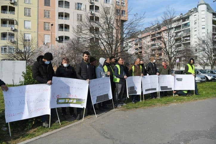 Дугују им плате: Штрајк турских радника у Београду на води!