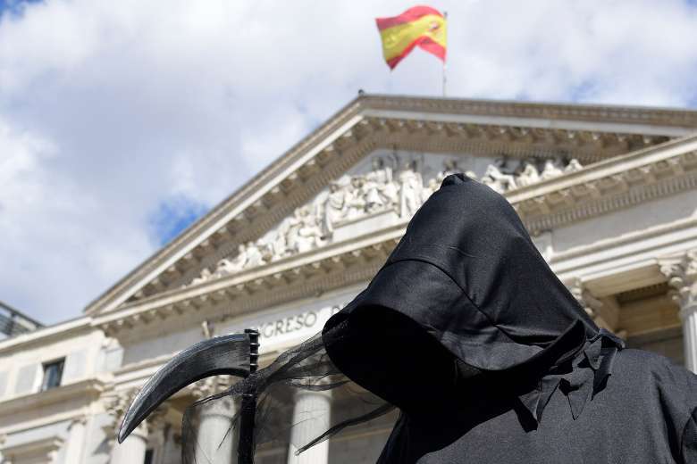 Шпанија легализовала еутаназију, закон ступа на снагу у јуну