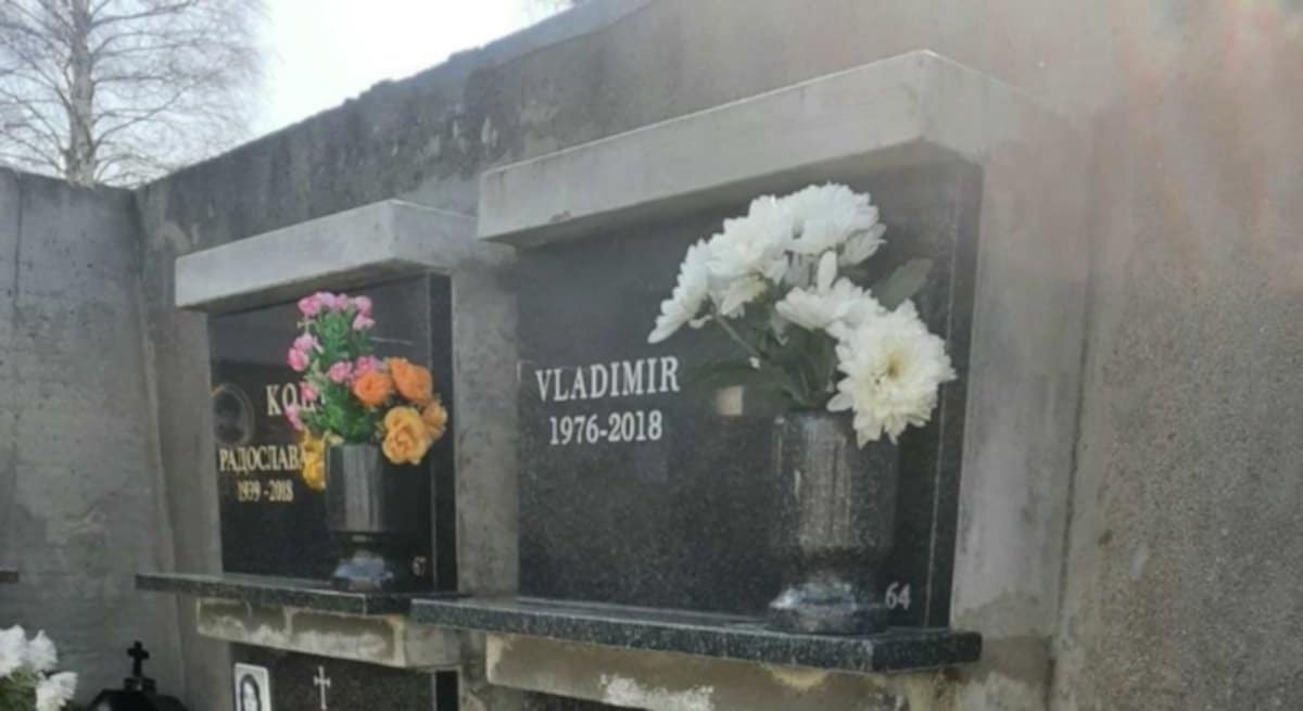 Нова бизарност у вези ликвидираног Владимира Цвијана - надгробна плоча без презимена