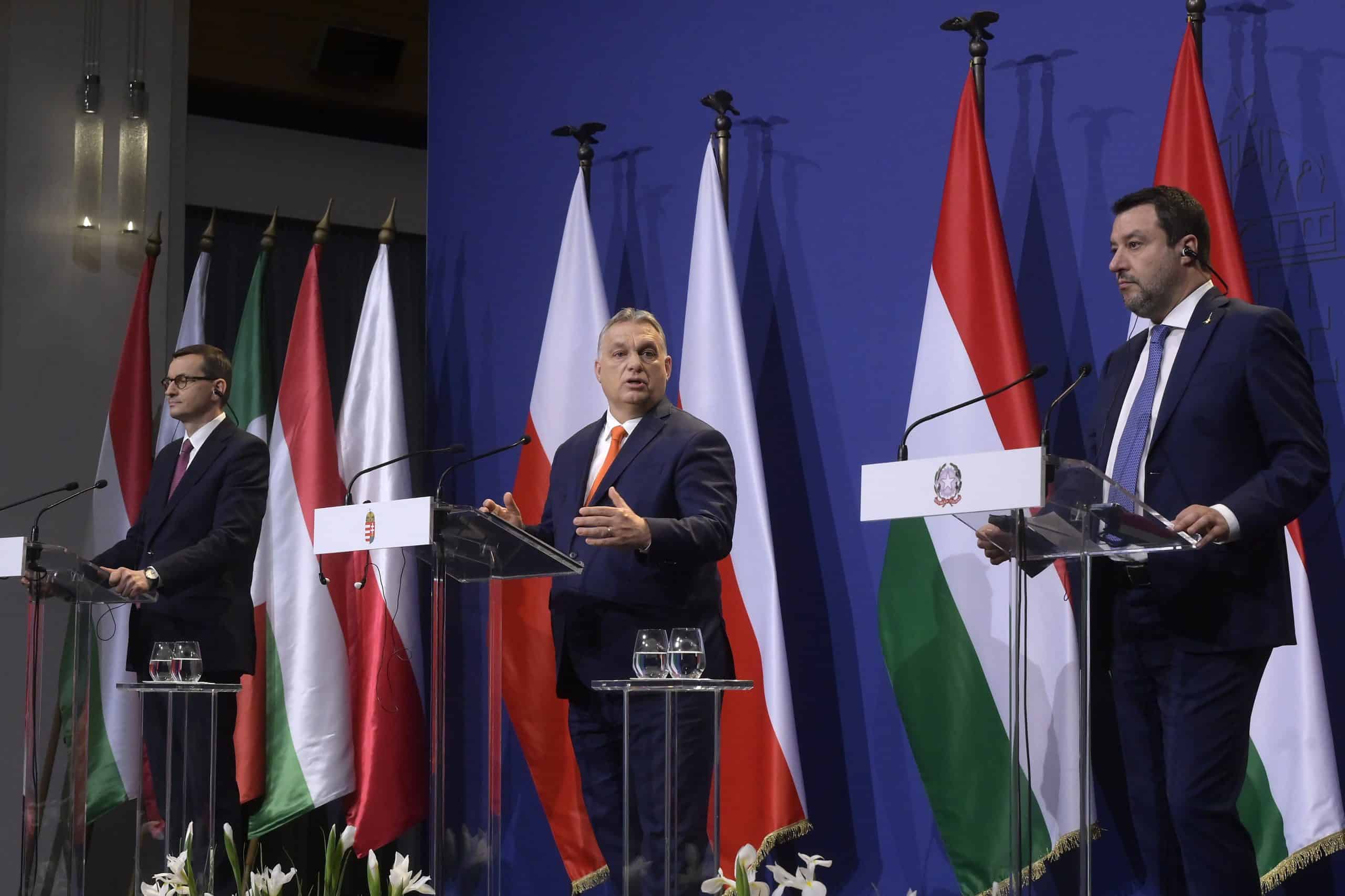 Орбан, Моравјецки и Салвини праве анти-мигрантску политичку групацију у ЕУ парламенту!