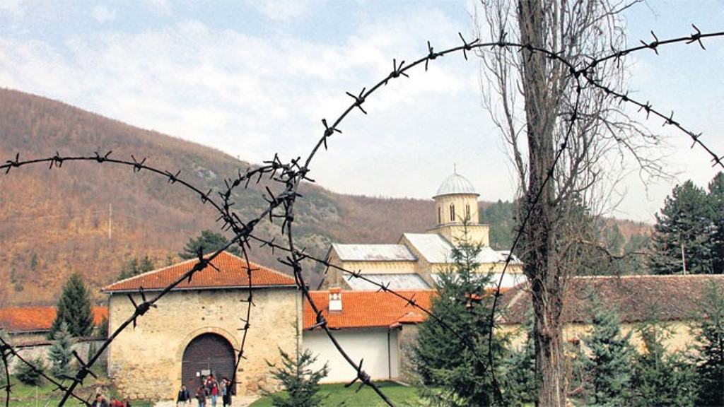Српској баштини на Космету прети нестанак – за 22 године НАТО окупације уништено 150 цркава и манастира