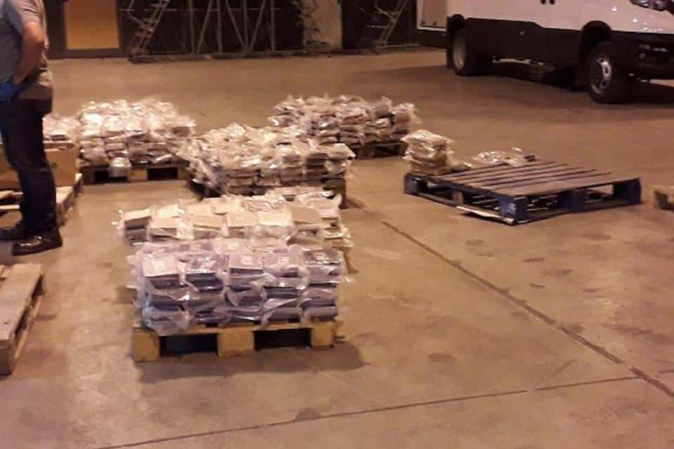 Заплењен кокаин у вредности од 100 милиона евра на Малти био на путу за Словенију