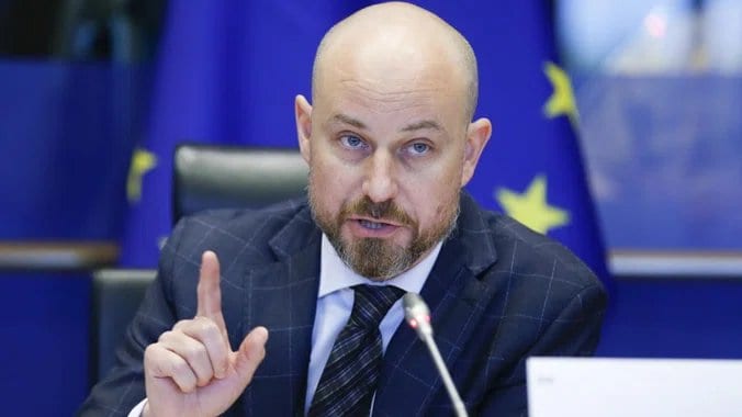 Косово да предамо шиптарима ради "пута" у ЕУ Сатанију?!