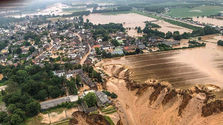 Бундесвер прогласио „ратну катастрофу“ на западу Немачке погођеном поплавама (видео)