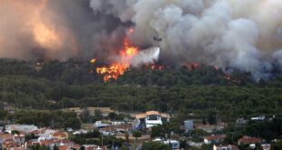 Атина окружена ватром: Аутопут блокиран, град би могао да остане без воде (видео)