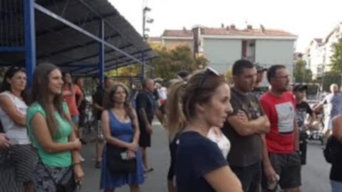 Турски радници нападају жене и децу у Борчи, народ блокирао Зрењанински пут! (видео)