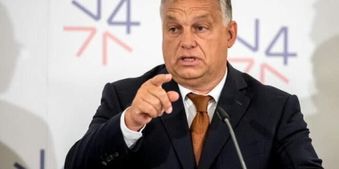 Виктор Орбан: Миграције нису људско право!