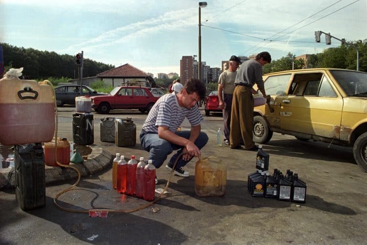 Враћа се тренд из 90-их, лопови у Београду опет „срчу“ гориво