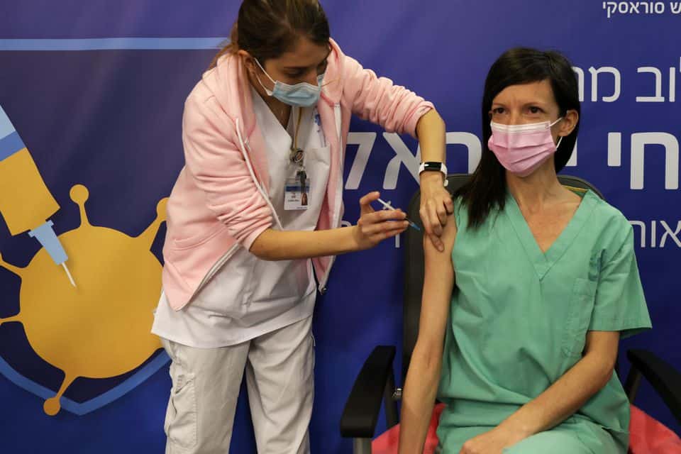 Зашто се Израел суочава са новим таласом пандемије, упркос великом броју вакцинисаних