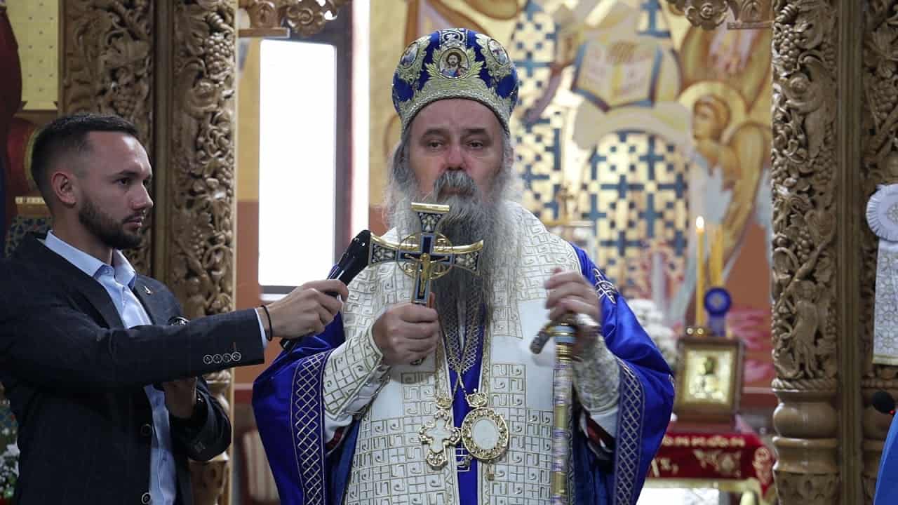 Епископ Фотије: Срби чувајте нацију, државу и Косово у Србији