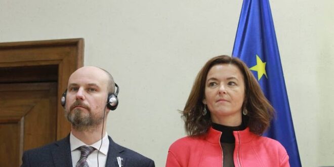 Представници ЕУ наместили про-еу опозицију Вучићу да их на изборима откине од ку*ца