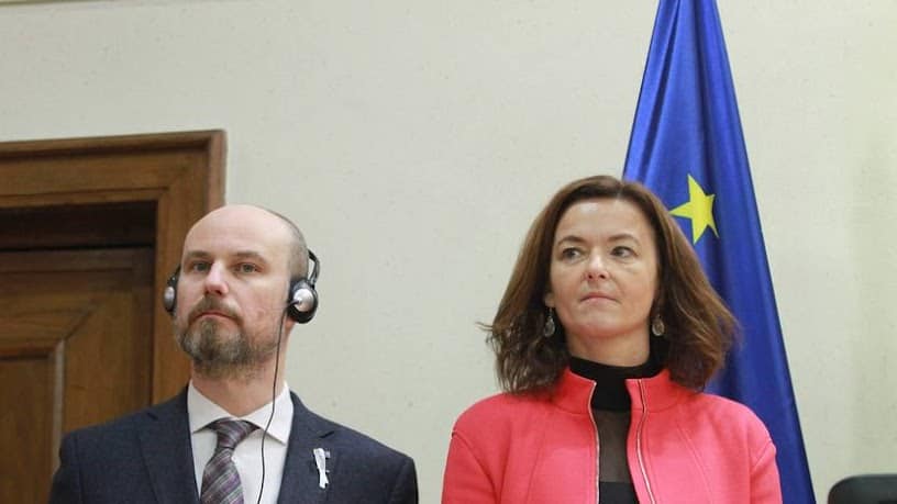 Представници ЕУ наместили про-еу опозицију Вучићу да их на изборима откине од ку*ца