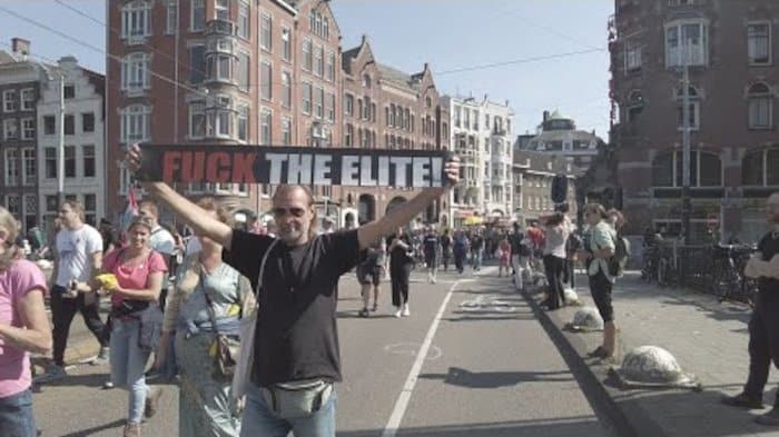 Холандија: Више од 10.000 људи протестовало против вакцинације и епидемиолошких мера Владе (видео)