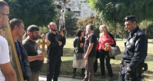 Београд: УХАПШЕНИ верници у литији да не би ометали Вучићеву геј параду! (фото, видео)