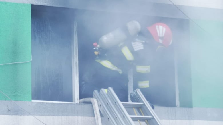Румунија: Пожар у ковид болници, погинуло девет људи (видео)