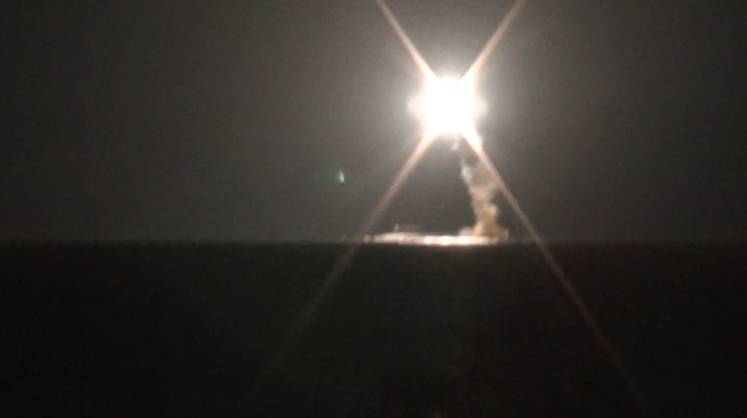 Лансирана са 40 метара дубине – руска хиперсонична ракета „Циркон“ погодила циљ (видео)